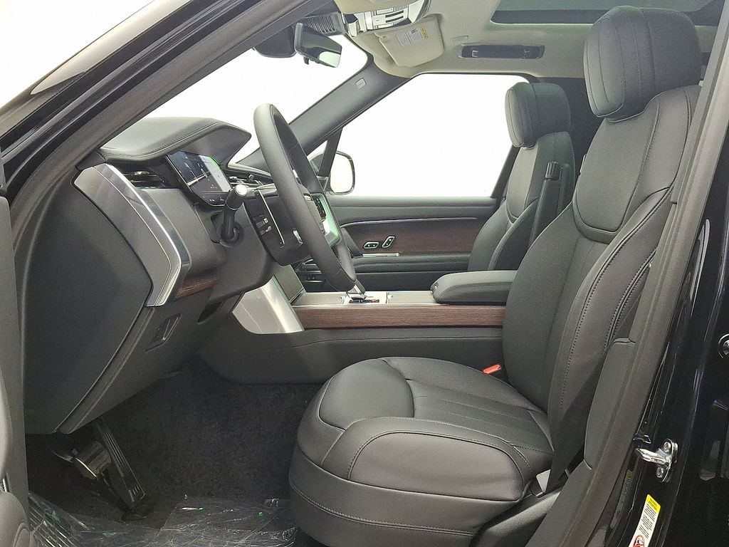 Thumbnail: 2025 Land Rover Range Rover - 9