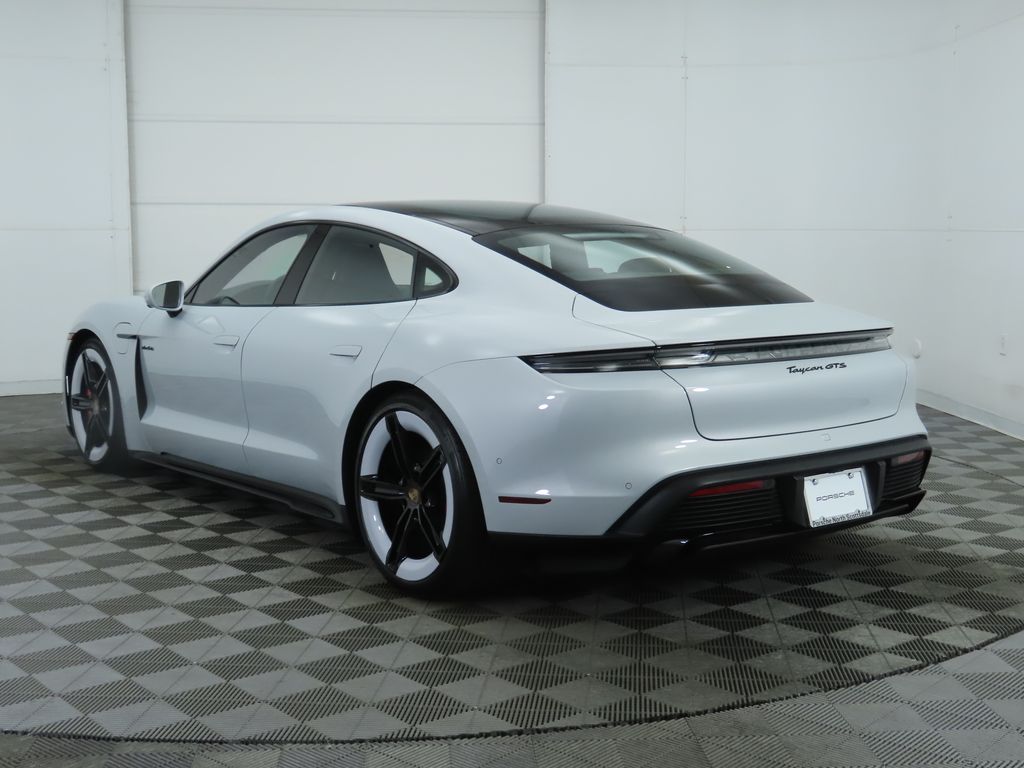 Thumbnail: 2025 Porsche Taycan - 3
