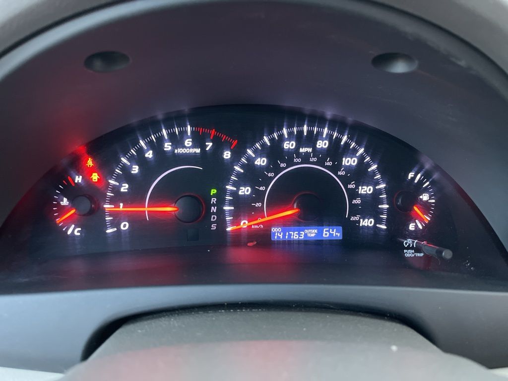 2011 Toyota Camry LE 23