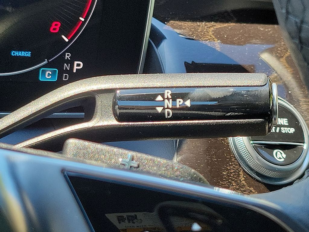 2025 Mercedes-Benz GLC 300 10