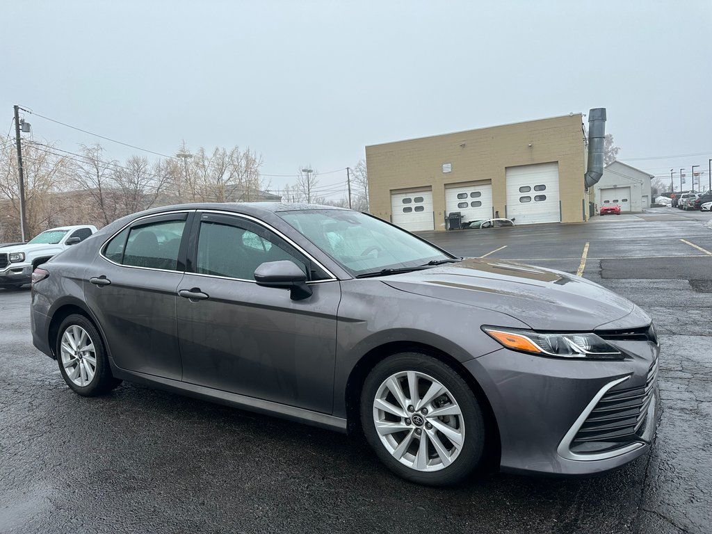 2022 Toyota Camry LE FWD