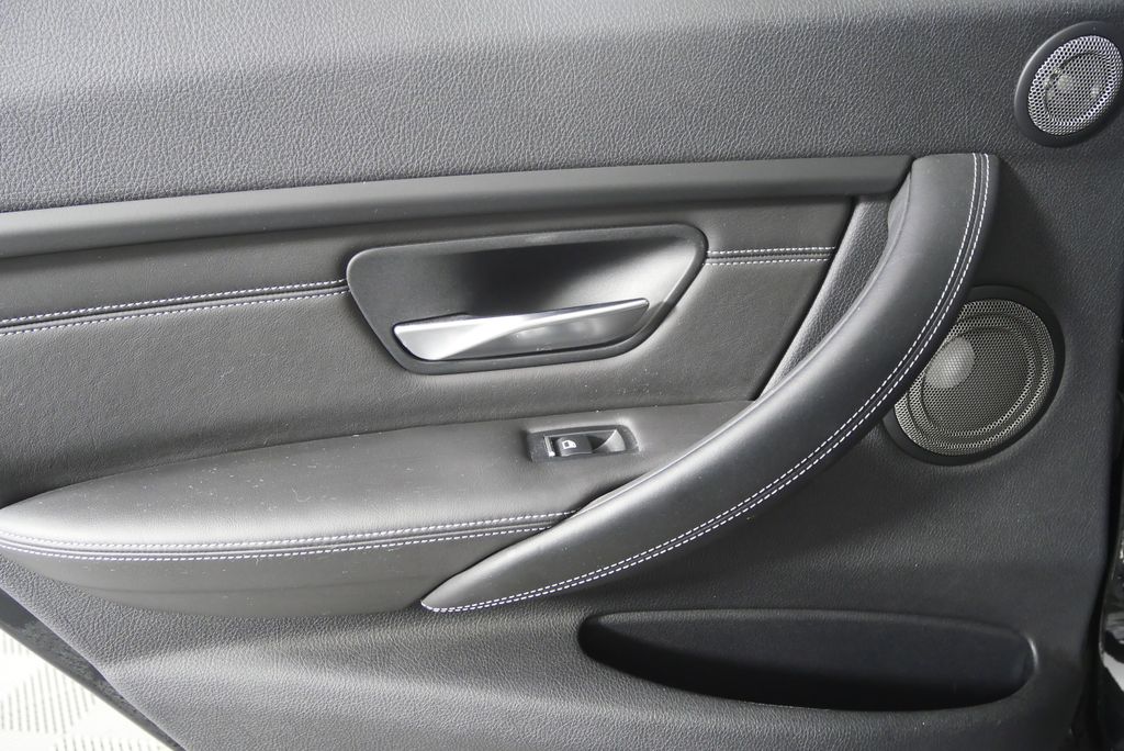 2016 BMW M3 Base 16