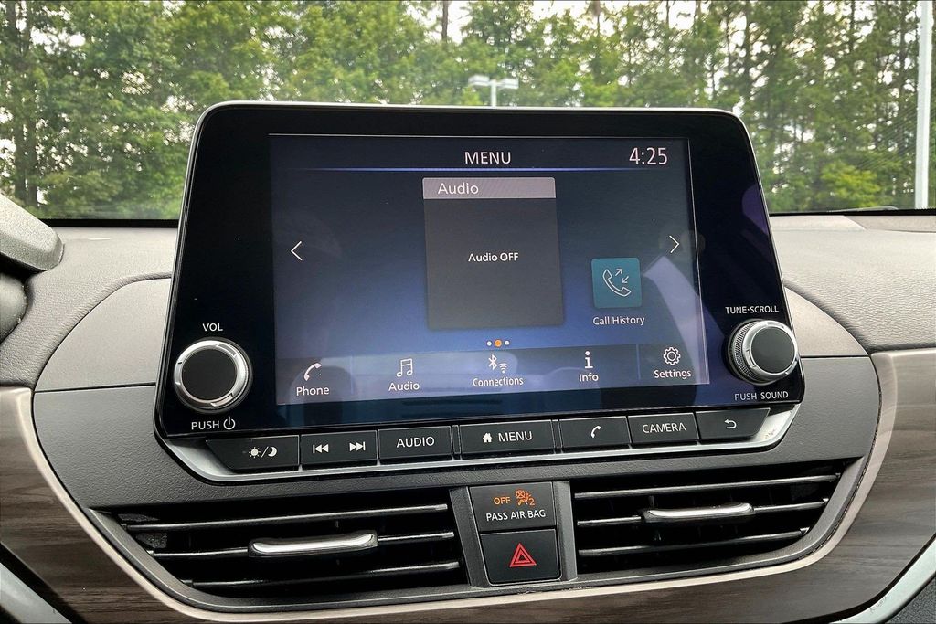 Used 2024 Nissan Altima Sedan
