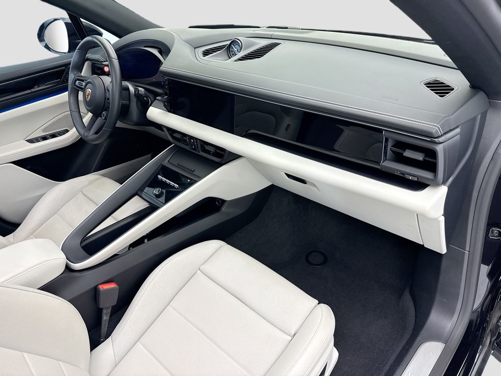 Thumbnail: 2024 Porsche Macan - 19