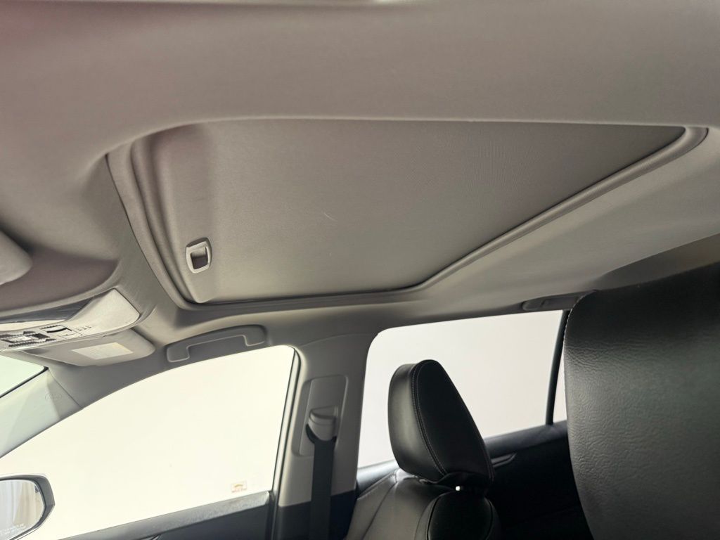 Thumbnail: 2019 Toyota RAV4 - 19