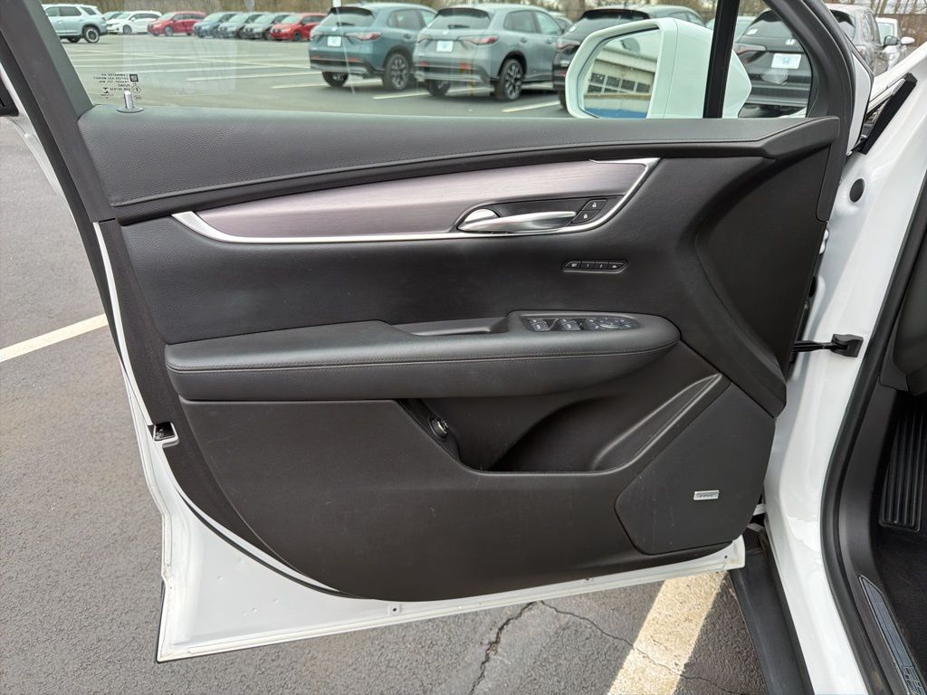 Thumbnail: 2017 Cadillac XT5 - 19