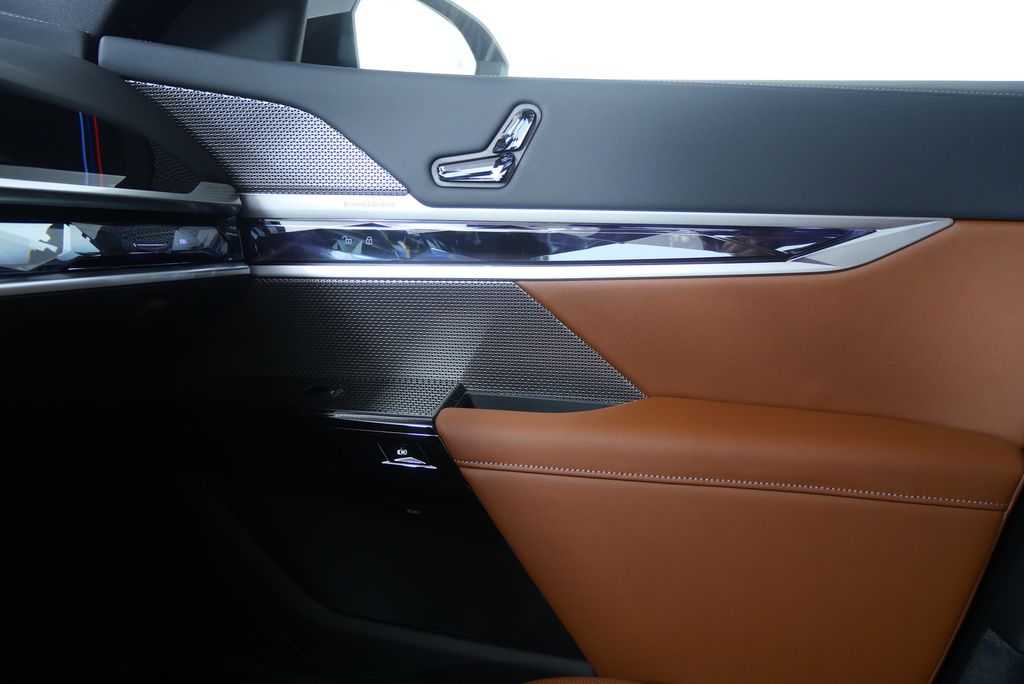 Thumbnail: 2026 BMW i7 - 26
