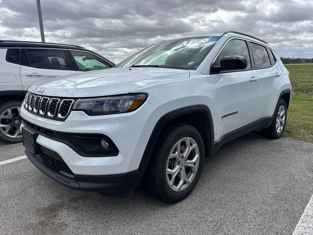 Bright White Clearcoat 2024 Jeep Compass Latitude 4WD SUV / Crossover Four-Wheel Drive 8-Speed Automatic
