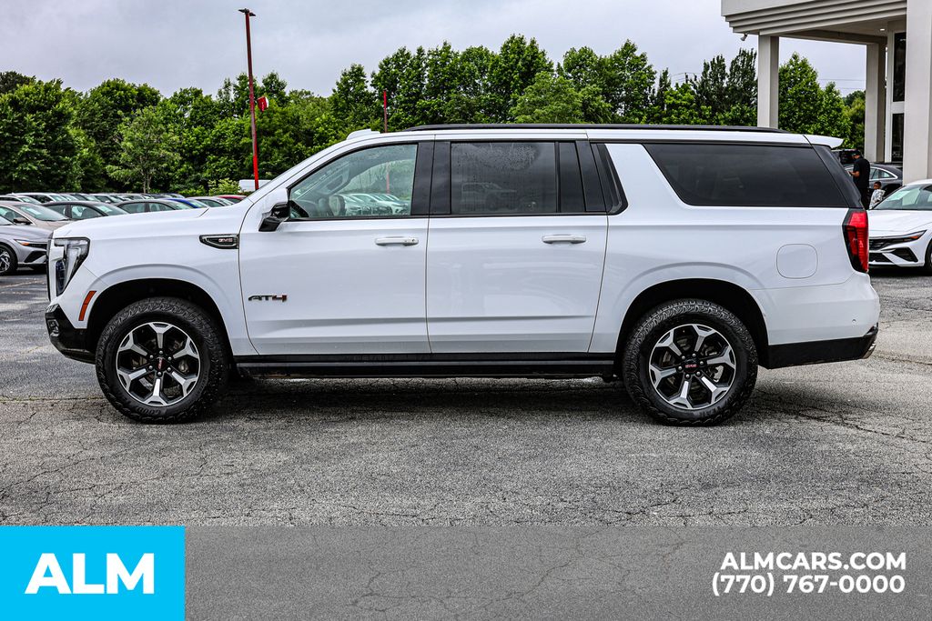 Used 2025 White GMC AT4 image 9