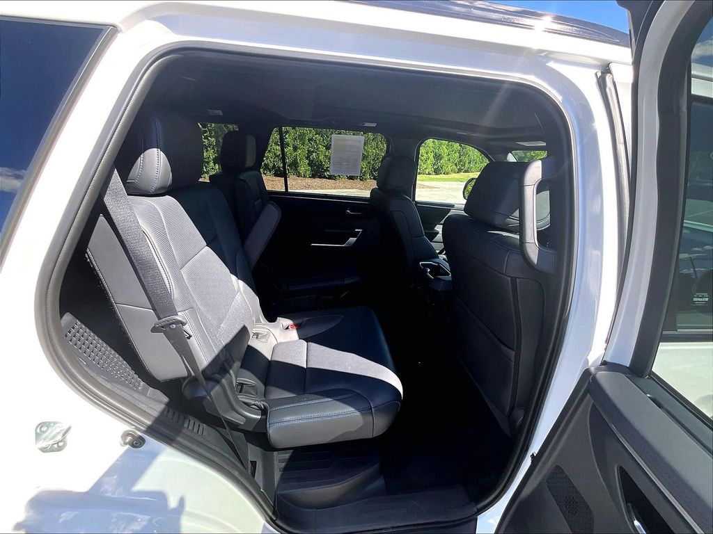2024 Toyota Sequoia — photo 16