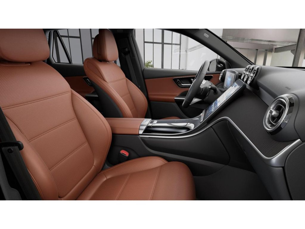 2025 Mercedes Benz GLC 300 4MATIC photo 4
