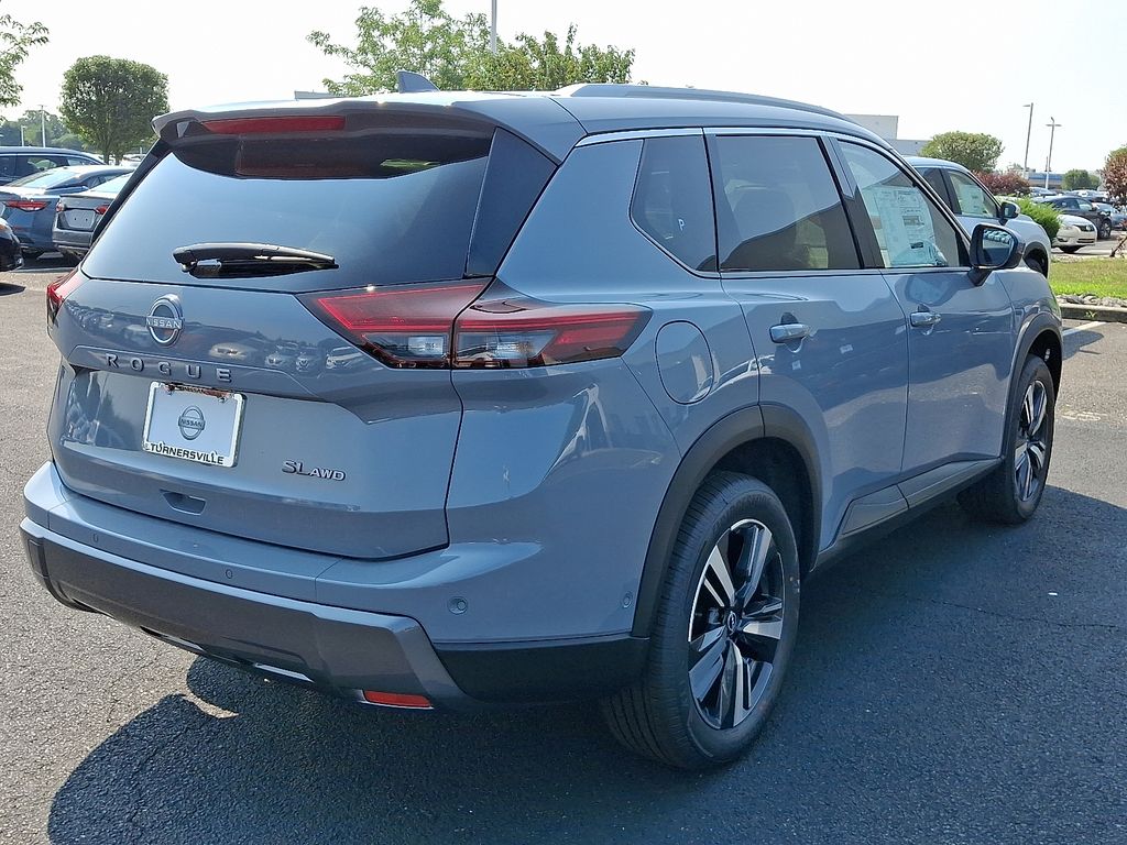 Thumbnail: 2025 Nissan Rogue - 4