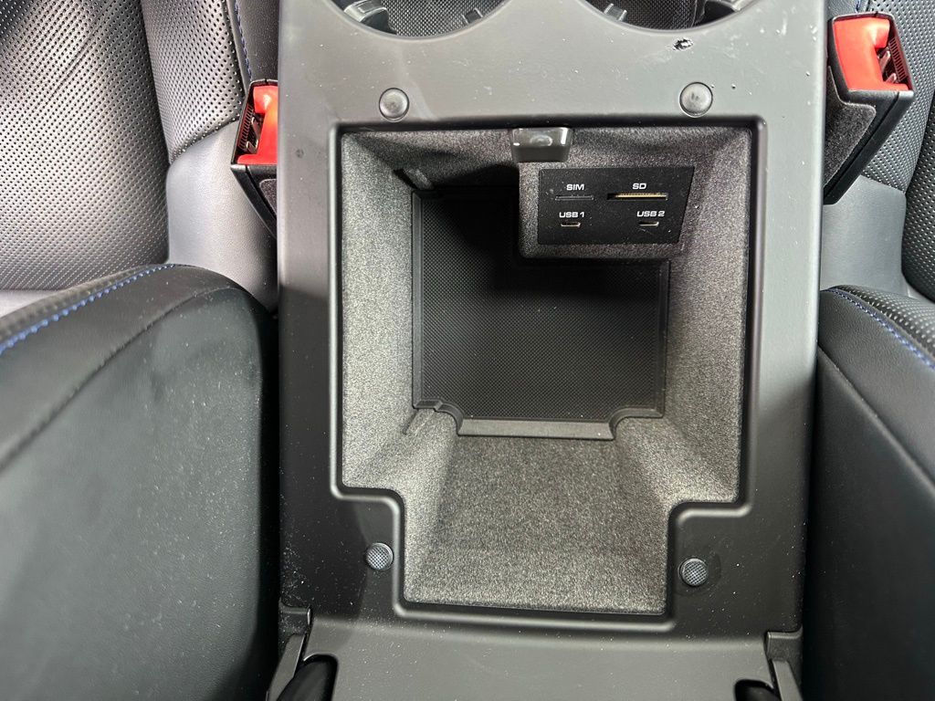 Thumbnail: 2023 Porsche Macan - 25