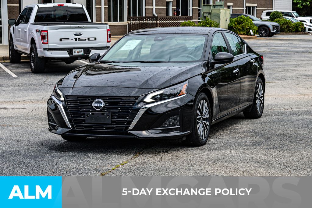 Used 2025 Black Nissan 2.5 SV image 4