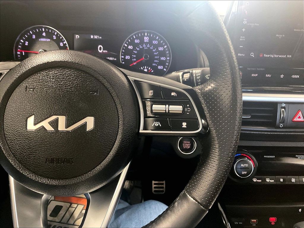 2024 Kia Forte — photo 24