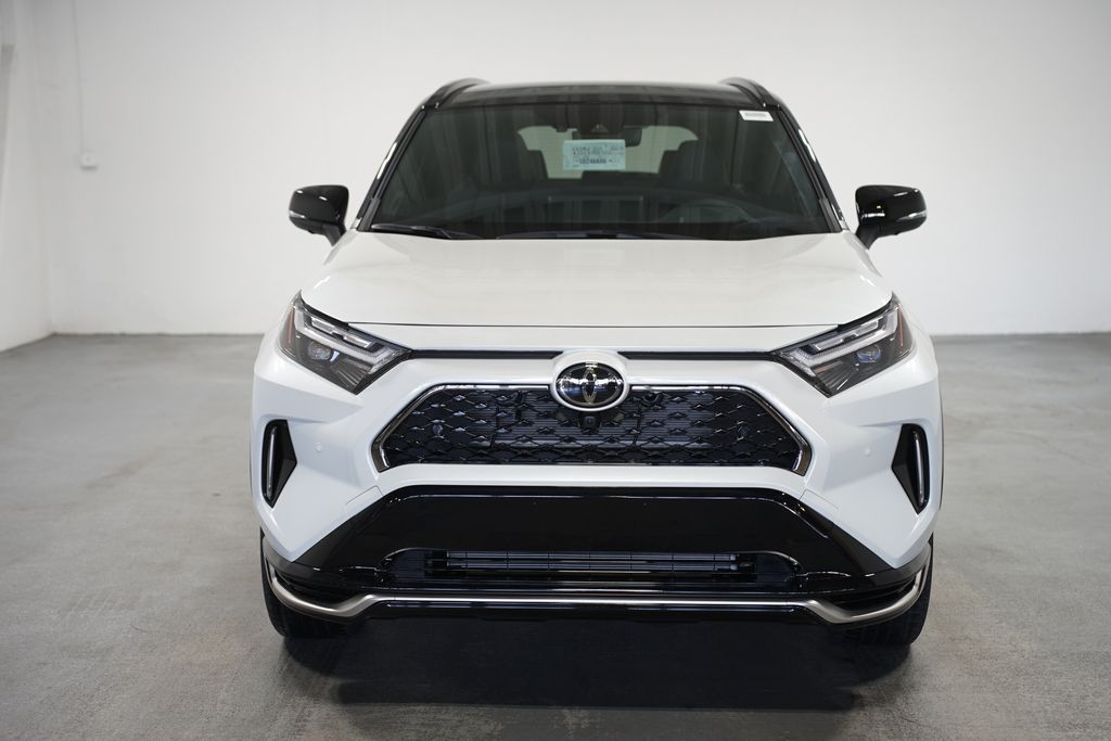 2025 Toyota RAV4 XSE 2