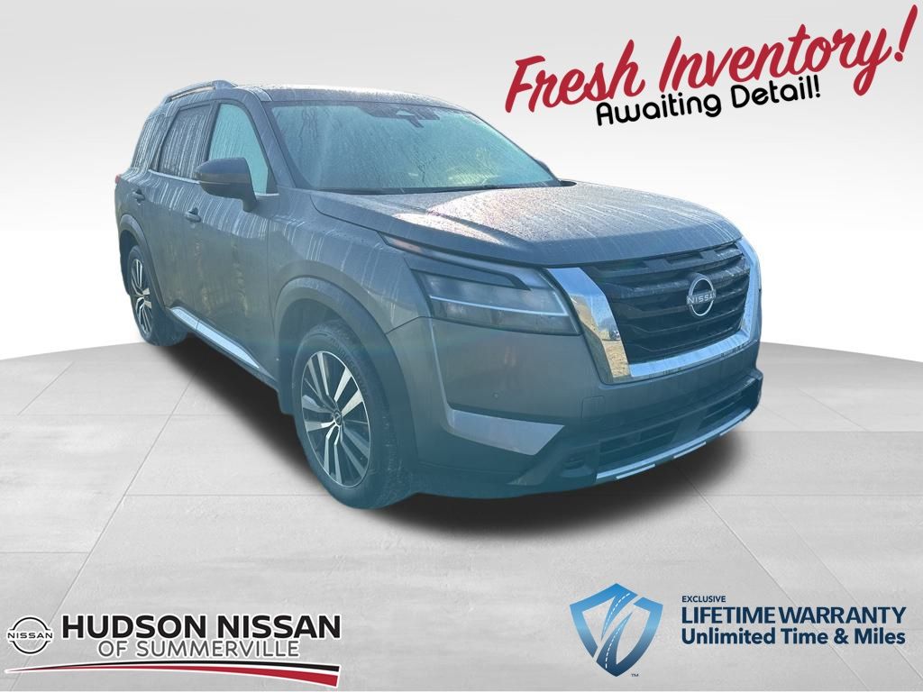 2024 Gun Metallic Nissan Pathfinder Platinum 4X4 SUV