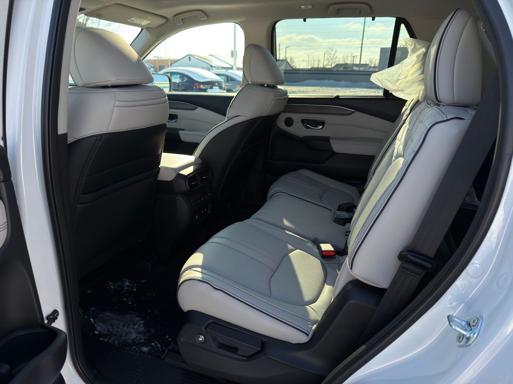 Thumbnail: 2026 Honda Pilot - 20