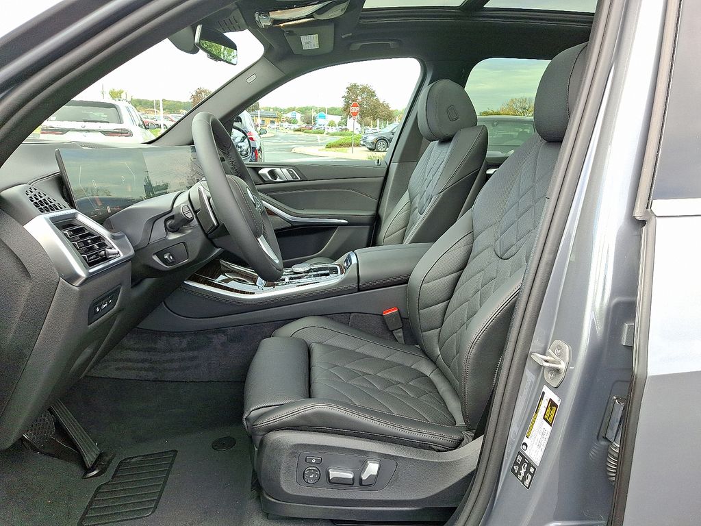 Thumbnail: 2026 BMW X5 - 6