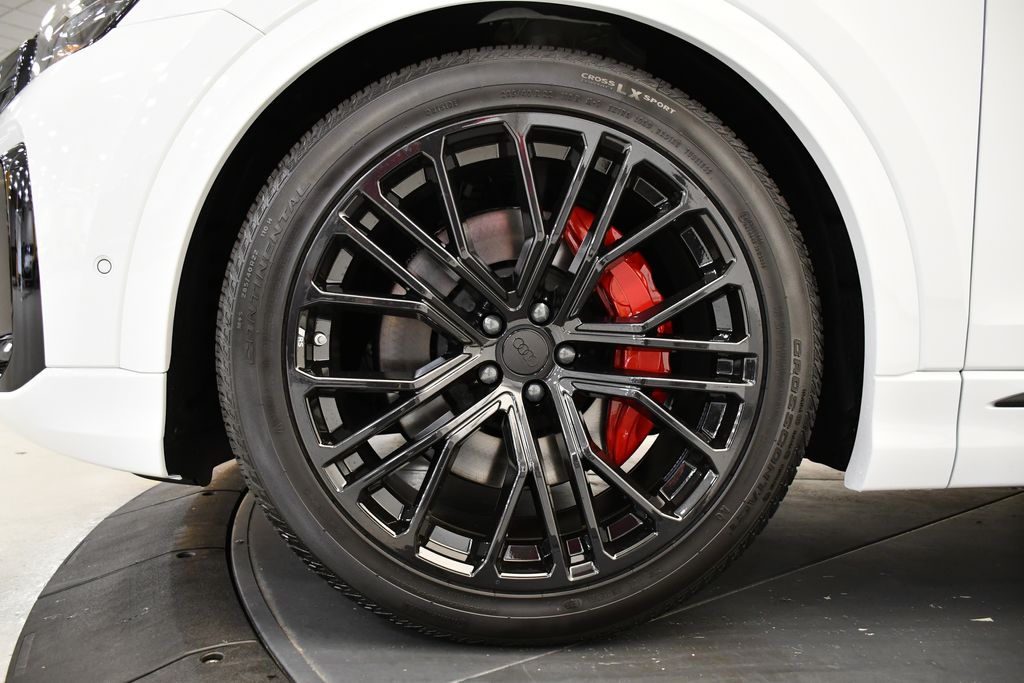 Thumbnail: 2026 Audi SQ8 - 12