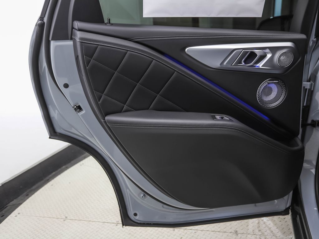 Thumbnail: 2026 BMW XM - 21