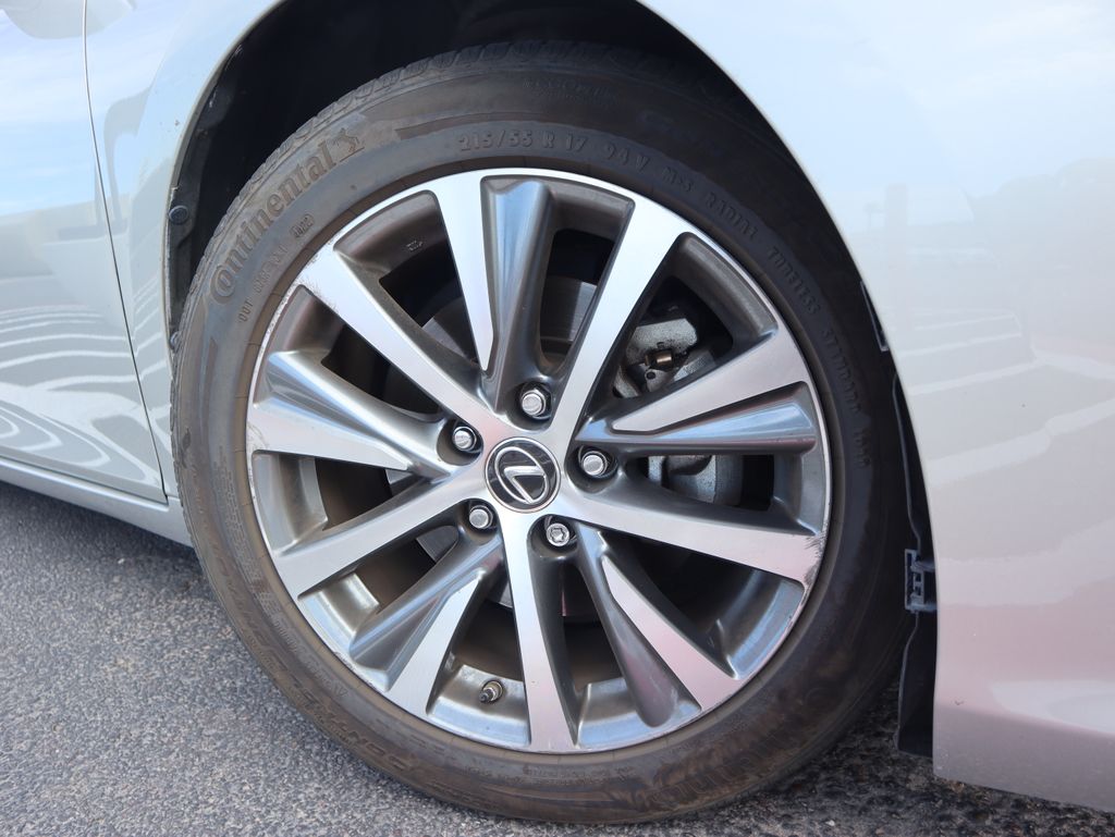 Thumbnail: 2019 Lexus ES - 14