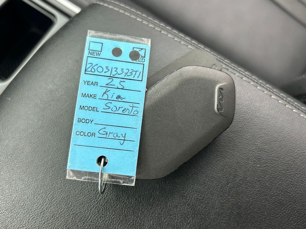 Used 2025 Wolf Gray Kia S image 19