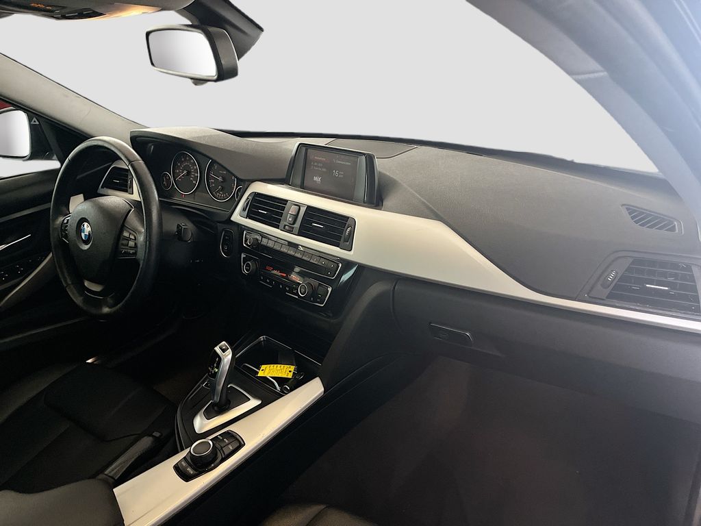 Used 2018 Gray BMW 320i image 27
