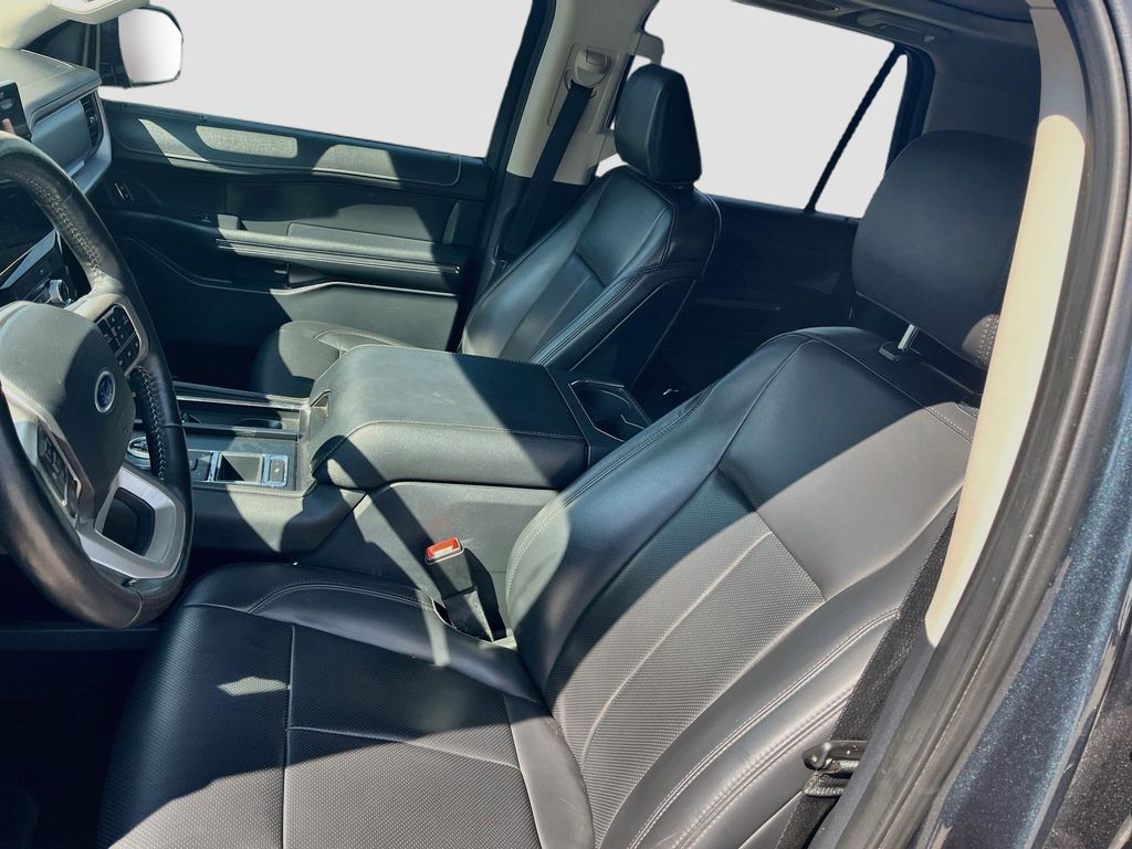 Used 2022 Blue Ford XLT image 19