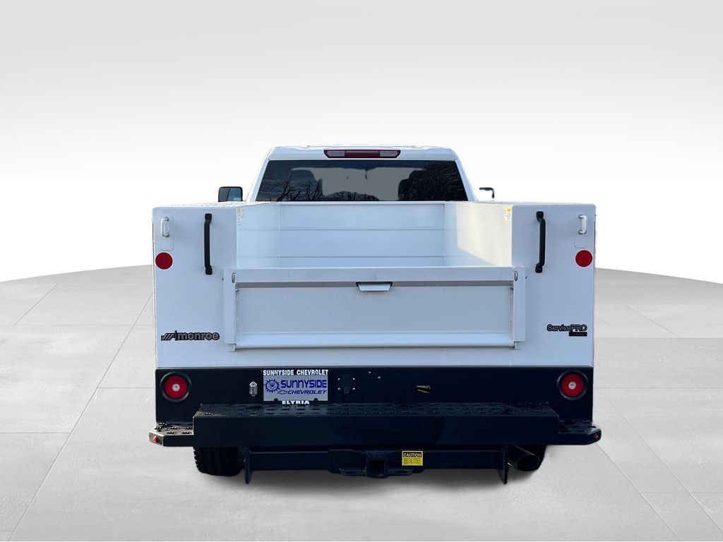 View vehicle photo 4