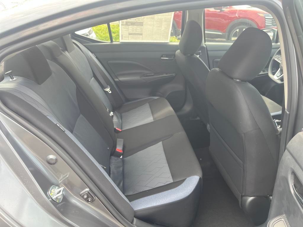 2025 Nissan Versa 1.6 SV photo