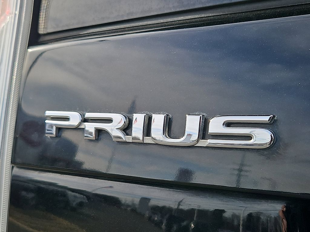 Thumbnail: 2014 Toyota Prius - 30