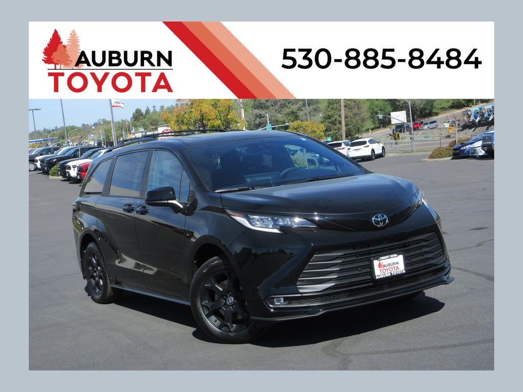 2026 Toyota Sienna Woodland Edition 7-Passenger AWD