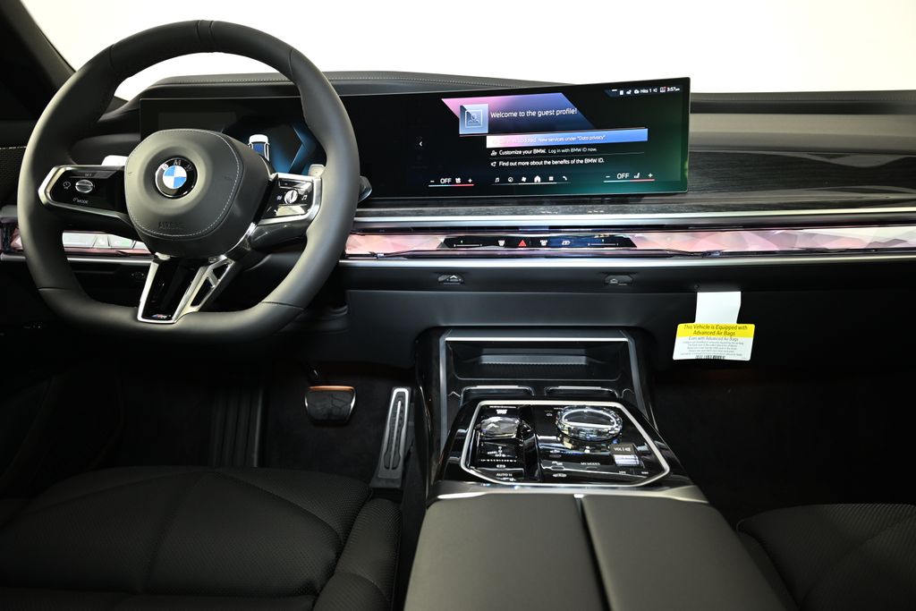 Thumbnail: 2026 BMW 7 Series - 16