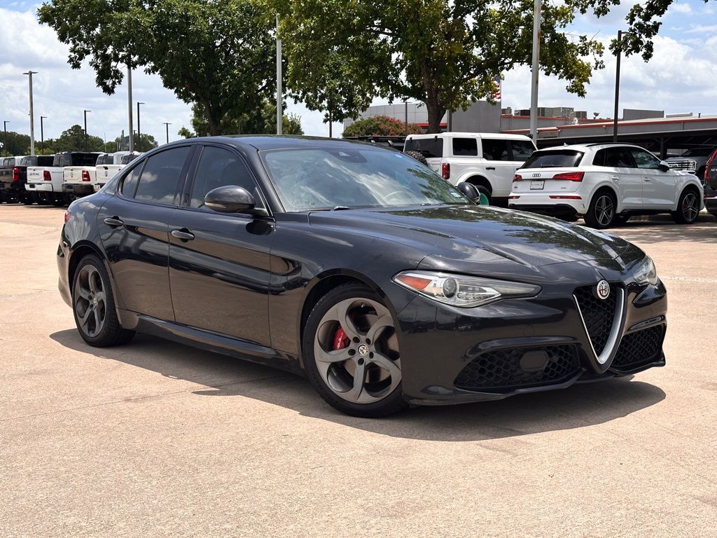 Vulcano Black Metallic 2017 Alfa Romeo Giulia Sedan Rear-Wheel Drive 8-Speed Automatic