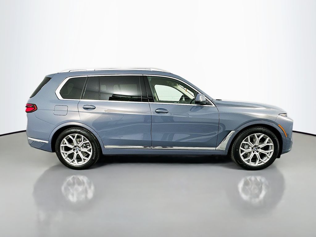 Thumbnail: 2026 BMW X7 - 4