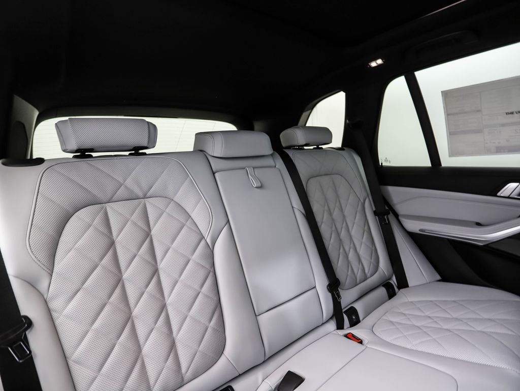 Thumbnail: 2026 BMW X5 - 28