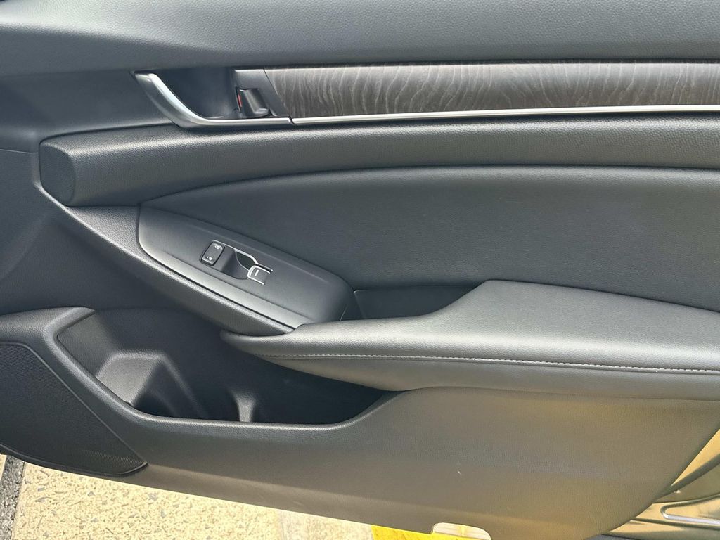 Thumbnail: 2022 Honda Accord - 21