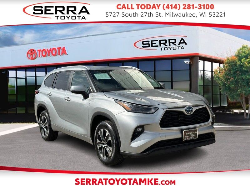 Celestial Silver Metallic 2023 Toyota Highlander Hybrid SUV / Crossover Front-Wheel Drive Continuously Variable Transmission