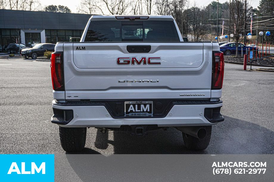 Used 2025 White GMC Denali image 11