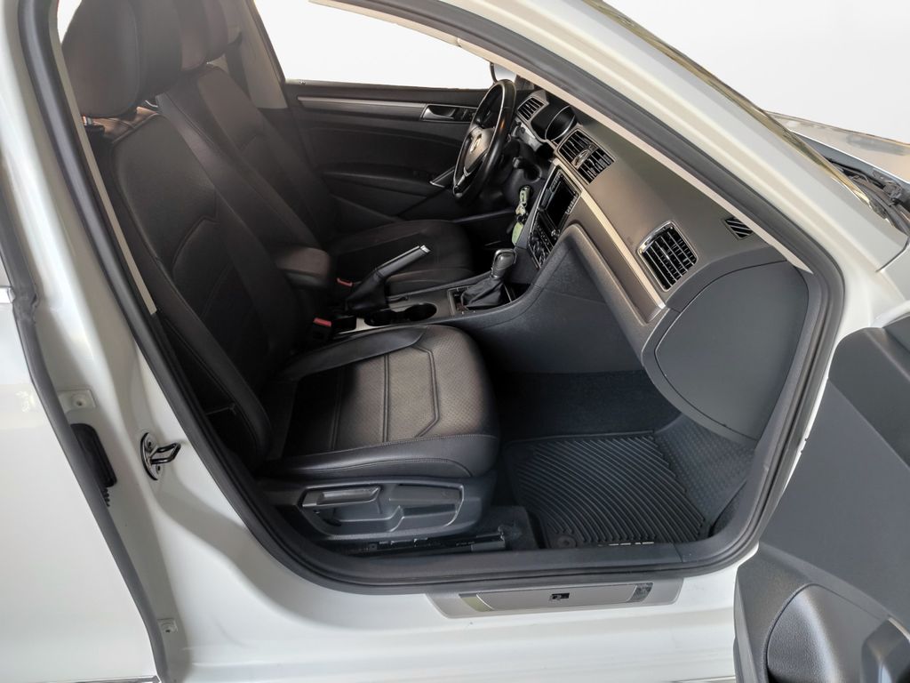 Used Car 2017 Volkswagen Passat  1.8t R-line For Sale Under $15,000 In Austin, Texas