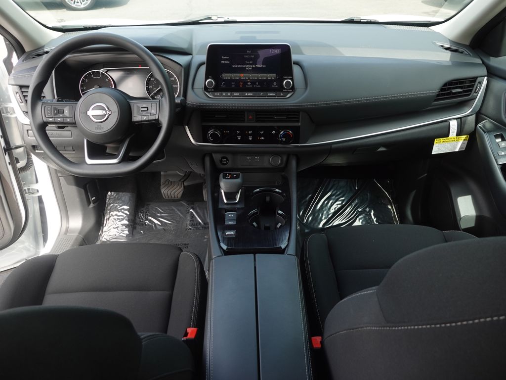 Used 2024 White Nissan S image 25