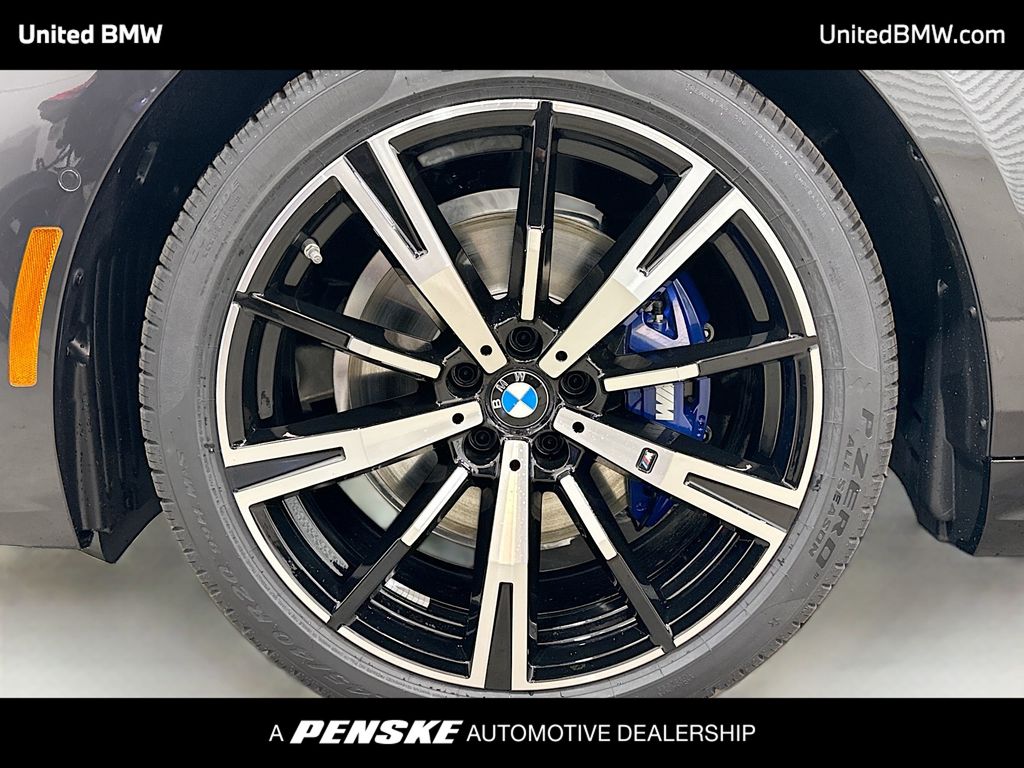 Thumbnail: 2026 BMW 5 Series - 2