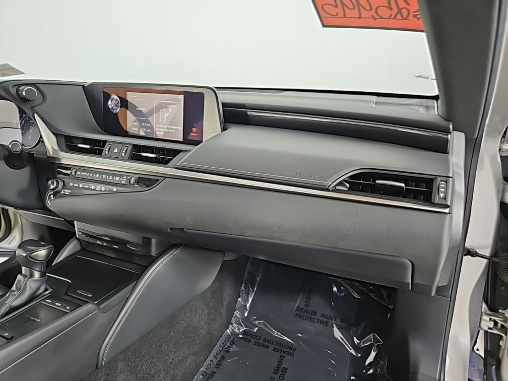 Thumbnail: 2019 Lexus ES - 14