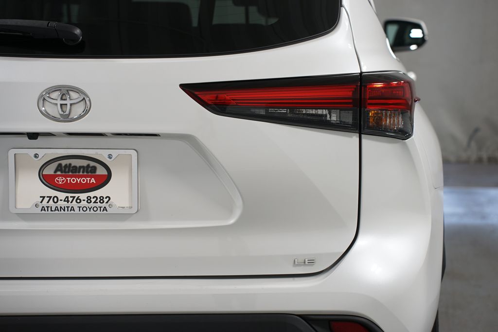 Thumbnail: 2023 Toyota Highlander - 10