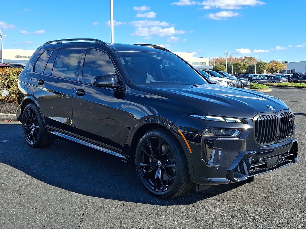 Thumbnail: 2023 BMW X7 - 3