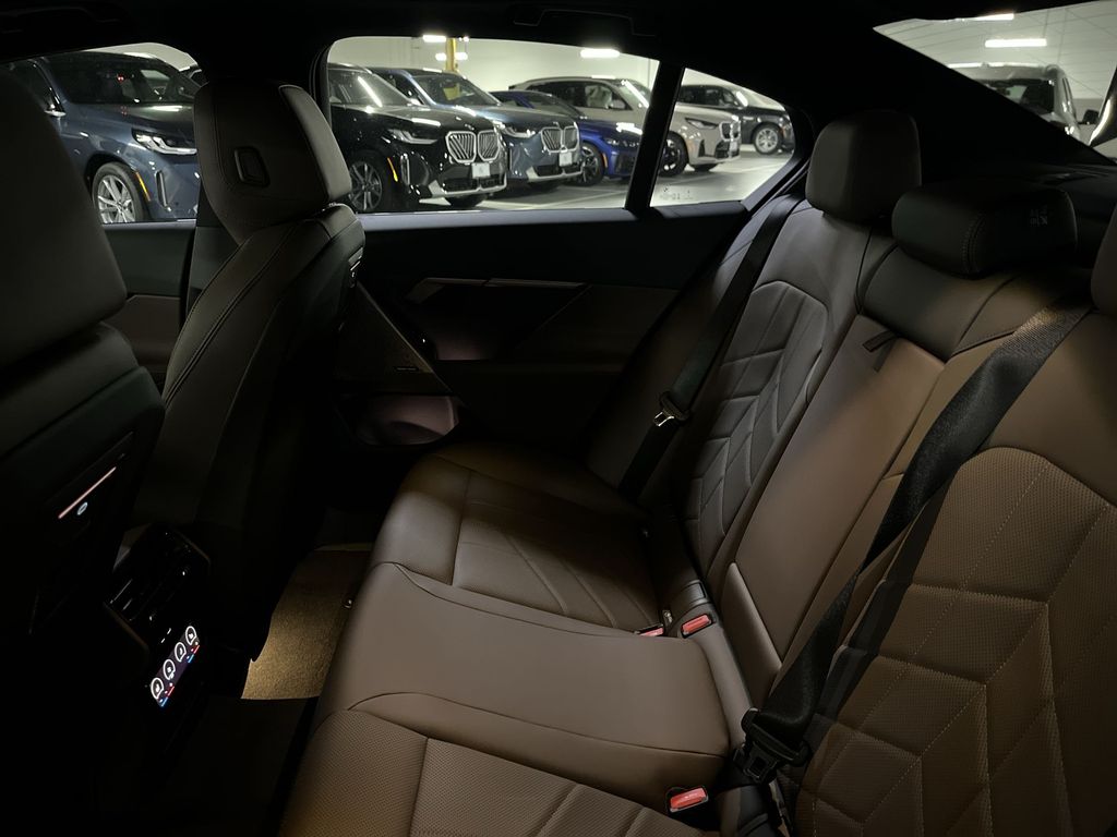 Thumbnail: 2026 BMW 5 Series - 23