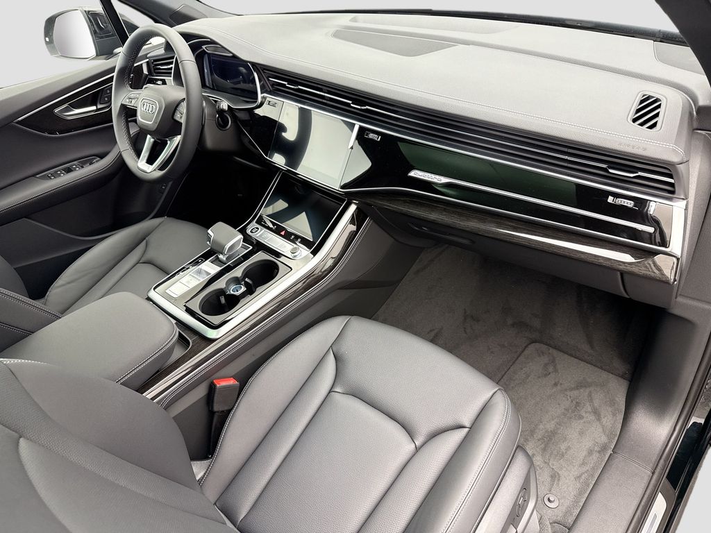 Thumbnail: 2026 Audi Q7 - 17