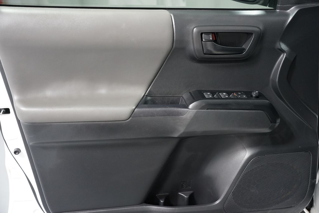 Thumbnail: 2023 Toyota Tacoma - 27