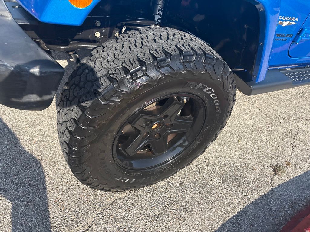 Thumbnail: 2016 Jeep Wrangler - 9